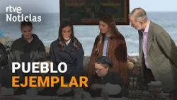 The Royal Family presents the Santa Ana Fishermen's Guild with an award in Llanes | RTVE News