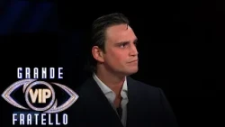 Grande Fratello VIP - La reazione di Alex Belli alle parole di Varsi