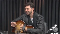 Gui Guimarães rasga a voz: trajetória brilhante até os palcos do RPM! Música e vida | Voz em Cena