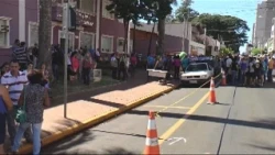 GREVE DOS FUNCIONÁRIOS PÚBLICOS EM SERTÃOZINHO-SP COMEÇOU HOJE 18/04/2016.