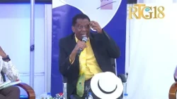 UEH klotire dènye kozri ak akademisyen Dany Laferrière nan kad tounen lap reyalize an.