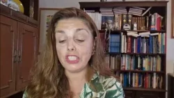 Leitura do poema "Desconfinar" de Sara Duarte Brandão