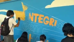 Drive with Aloha campaign: ‘Aiea High School students paint mural to promote safe driving and