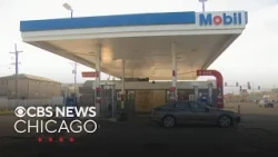 Apparent burglary caught on camera at Calumet City, Illinois, gas station