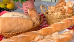 Delicious homemade country bread recipe with Keto
