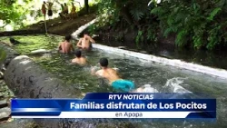 Familias disfrutan de Los Pocitos en Apopa