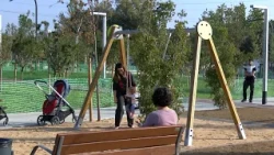Ja es pot passejar pel nou parc de la República