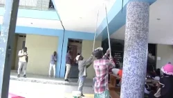 Preparasyon kap fèt nan Lycee National Petion Villepou rantre lekòl la.