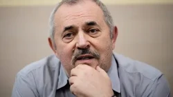 Rusia inhabilita al opositor Boris Nadezhdin tras multarlo por una imagen de Navalni