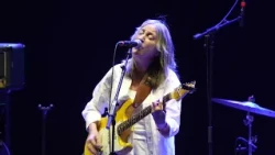 LUZ CASAL, NAT SIMONS Y AURORA BELTRÁN EN EL TEATRO AXERQUÍA