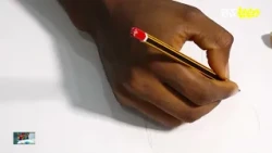 KIDS MINI BRICO UNE JEUNE FILLE  DANS UNE ROBE FLEURIE