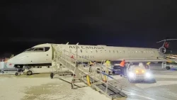 mediocre TORONTO (YYZ) to NEW YORK (EWR) Business class | AIR CANADA | Mitsubishi CRJ900
