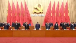 Xi proposes all participants stand up and observe a moment of silence for heroes