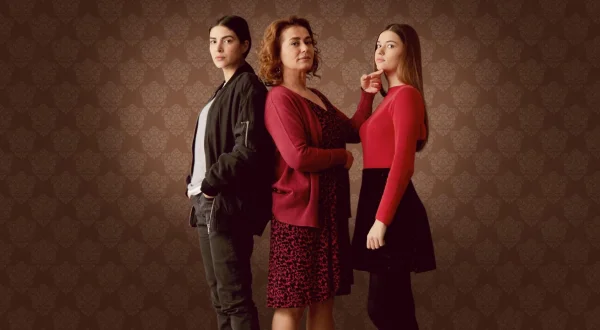 S0E36 - Zonja Fazilet dhe të Bijat
