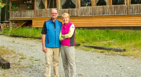 Buying Alaska | Cabañas en el bosque