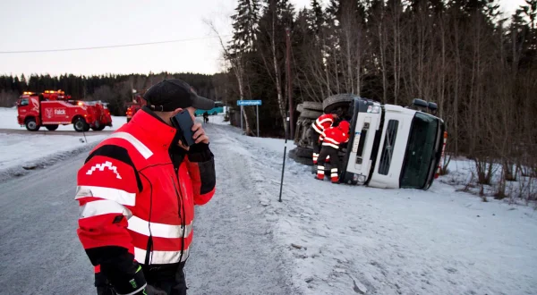 Διάσωση στον Παγετό: Διαδρομές Χάους | Ice Road Rescue: Highway Havoc!
