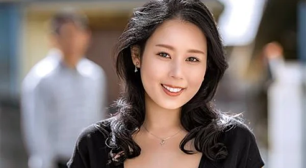 ★月曜ドラマ★綺麗な近所の奥さんが 塚田詩織