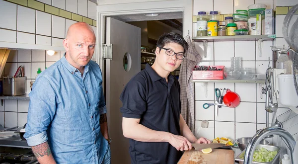 Med Kniven for Struben
