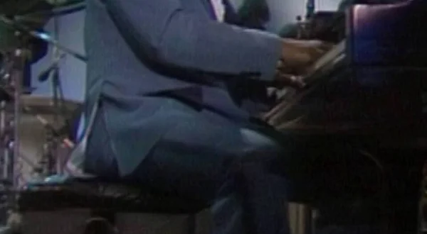 Ray Charles and the Raelettes - North Sea Jazz