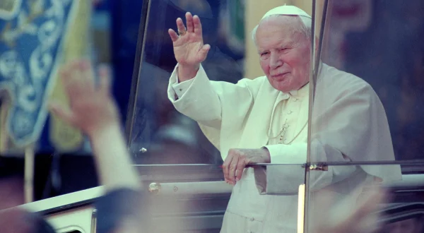 Jeta dhe epokat: Papa Gjon Pali II 3