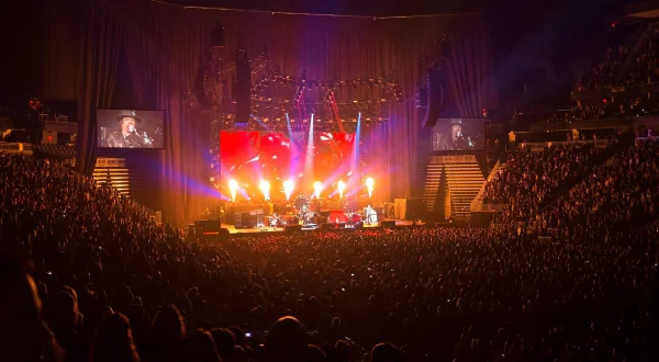 Guns N' Roses - Live From the O2 Arena London