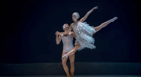 El Lago - LaMov Ballet & Víctor Jiménez | LaMov Ballet & Víctor Jiménez