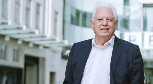 Unspun World with John Simpson