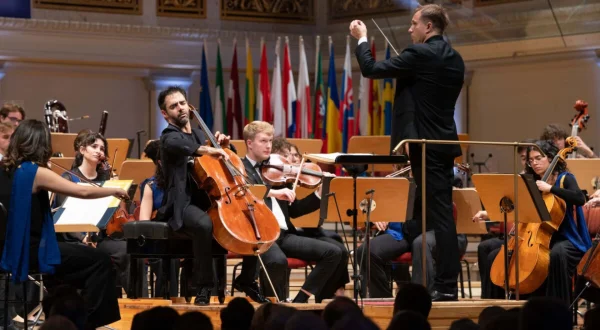 Young Euro Classic - Vasily Petrenko, Pablo Ferrández - Shostakovich, Dvořák