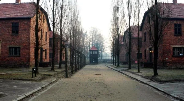 Osvětim: Muž uvnitř