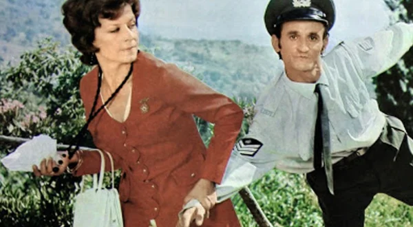 Για μια Χούφτα Τουρίστριες