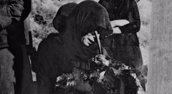 Λουλούδια που Μαράθηκαν Νωρίς - Κακόπετρος 28/8/1944