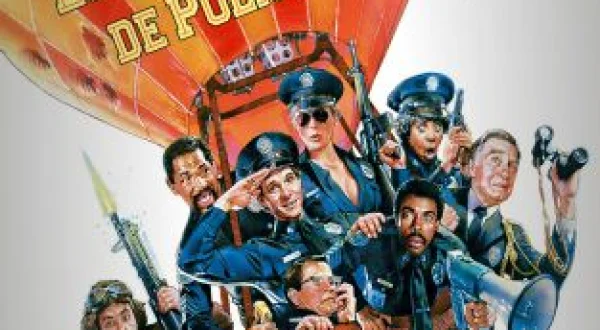 Loca academia de policía 4: Los ciudadanos se defienden