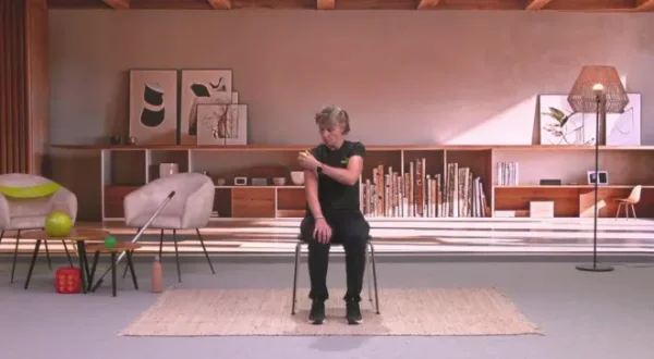 Gymnastik im Wohnzimmer