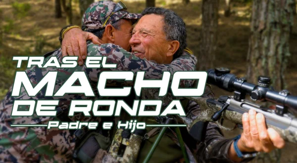Macho montés en mijas_ padre e hijo