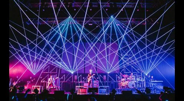 ＣＮＢＬＵＥ