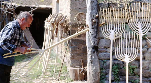 Horca artesanal. 6 años para elaborar una horca por un experto forcaire