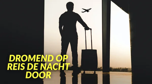 Dromend op reis de nacht door