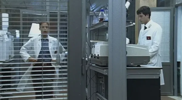 Les spécialistes : investigation scientifique