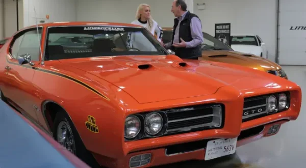 Car Crews With Supercar Blondie