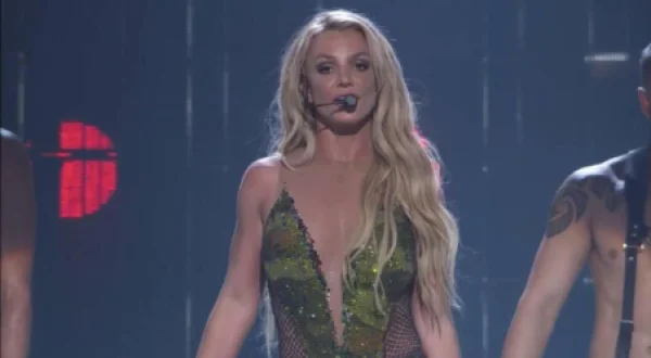 Britney Spears - Live from London