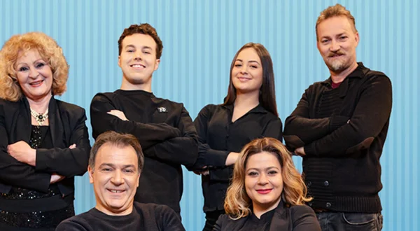 S2E14 - Familja Kuqezi
