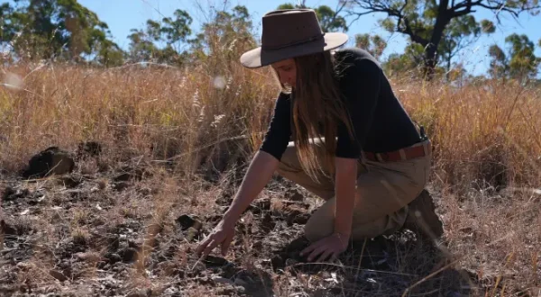 Outback Crystal Hunters