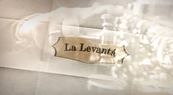 La levantá
