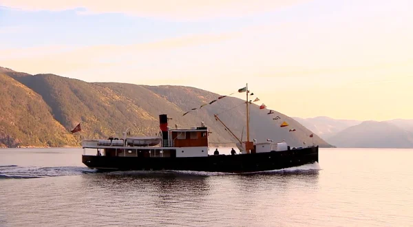 På fjordaferd