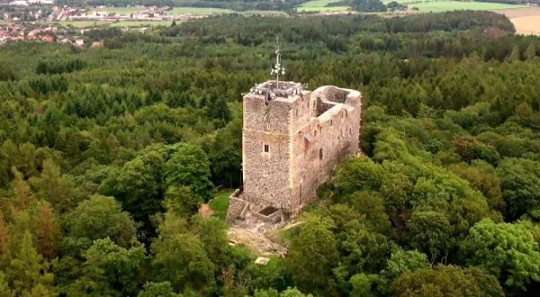 Krajinou příběhů českých hradů známých i neznámých III