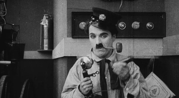 Charlie Chaplin - Mirna ulica