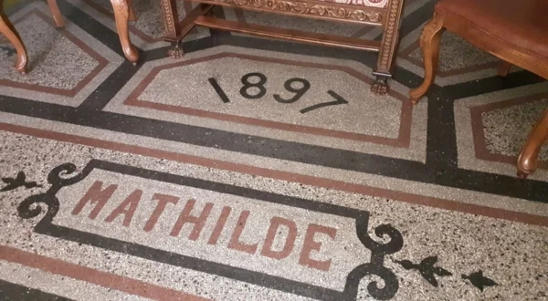 Poveştile caselor vechi