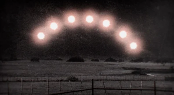 UFO: Zkoumání fenoménu