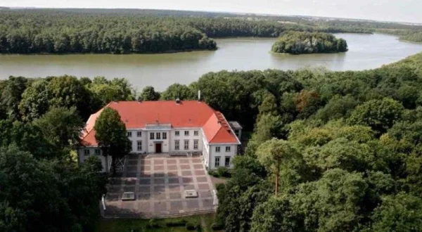 Poklad na jezeře