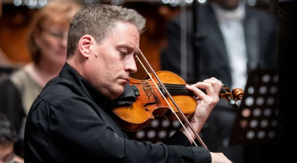 Kristóf Baráti plays Bartók's works for violin and orchestra